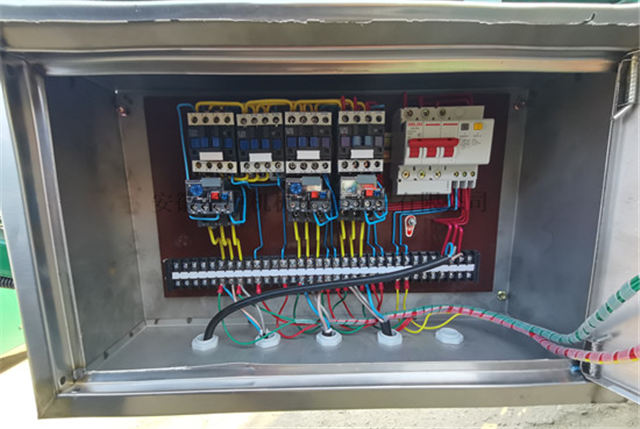 移动式刮板扒谷机的配电箱